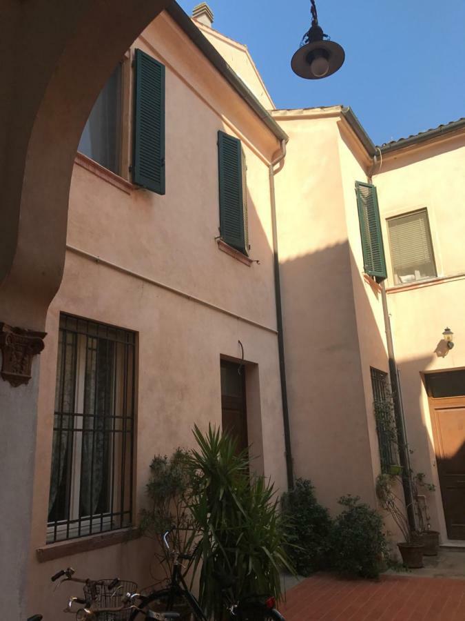 Apartamento Elena Ferrara Exterior foto