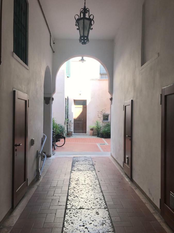 Apartamento Elena Ferrara Exterior foto